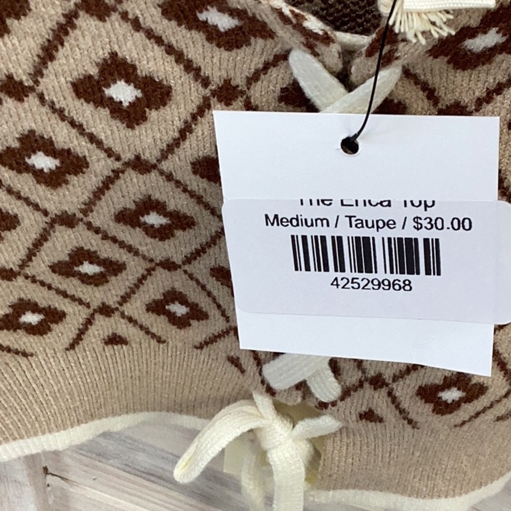 Brand new womens/juniors knit crop top - Picture 3 of 3